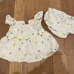 Baby gap set 12-18 month